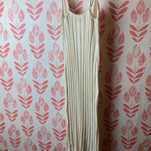 Micas Maxi with beautiful cutout sweater knit designs! Size S - Picture 3 of 3